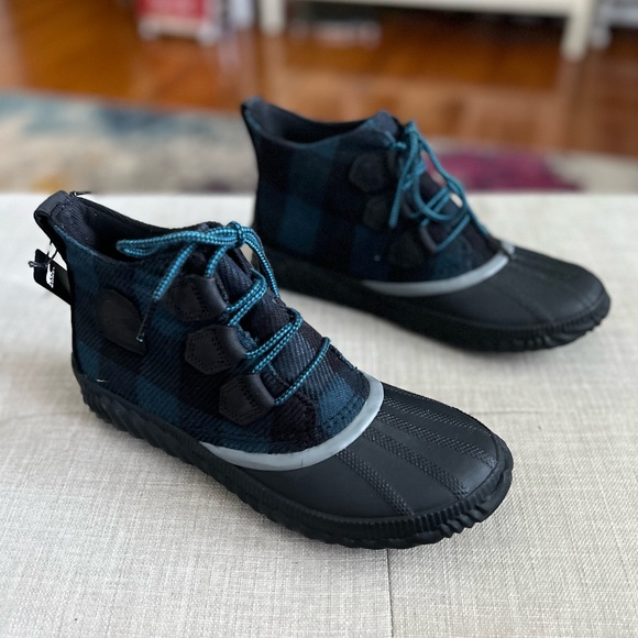 NWT Sorel Women’s Out N About Buffalo Plaid Booties - Picture 4 of 10